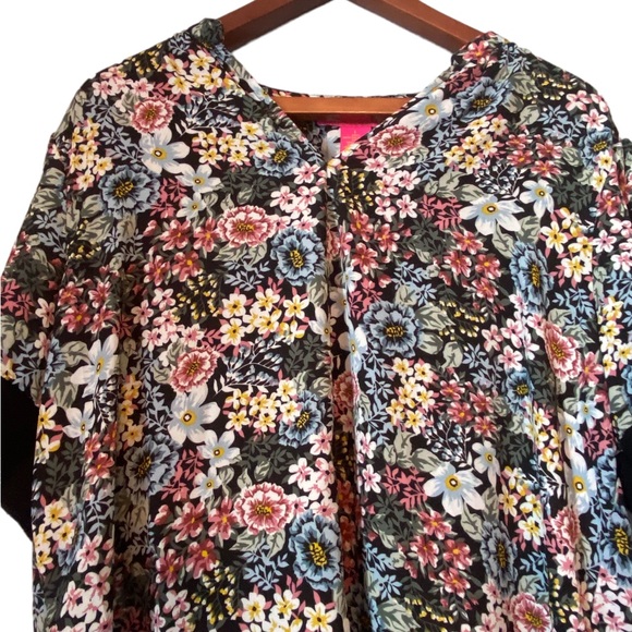 Catherine Garden Floral Fall Short Sleeved Top - Picture 2 of 12